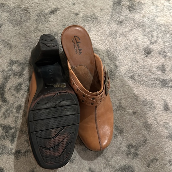 Clarks Bendables Mules Womens Size 10 Brown Leather Clogs Slip-On Shoes - Picture 4 of 5